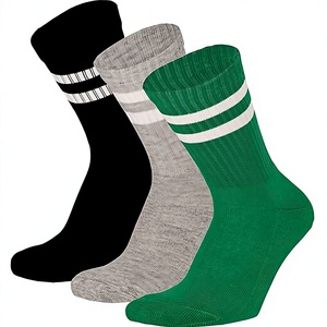 Chaussettes de sport en jacquard rayé Spandex de haute qualité, personnalisées par un designer OEM, style rétro skater, avec revers graphique, vente en gros - Product Image 1