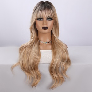 Nouvelle perruque synthétique en gros 2026 pour femmes, franges naturelles, <span class=keywords><strong>dégradé</strong></span> doré, <span class=keywords><strong>cheveux</strong></span> longs bouclés, usage quotidien SM506 - Product Image 1