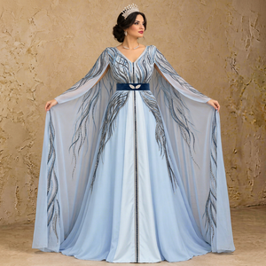 Caftan algérien Mishkat Couture vert olive en velours prune, orné de broderies de feuilles d'or, col en V élégant, manches longues, ceinture ornée de bijoux - Product Image 1