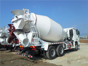 Camion malaxeur à béton mobile diesel 14m³ de marque chinoise renommée XS414 pour aéroport - Product Image 3