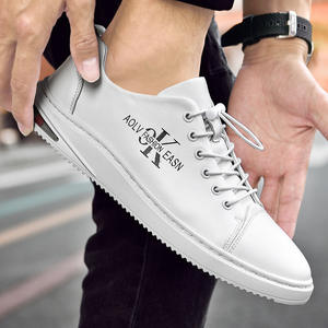 Chaussures de loisirs en cuir de vache pour hommes, été 2022, respirantes, décontractées, à la mode, à double couche, à semelle souple, blanches - Product Image 3