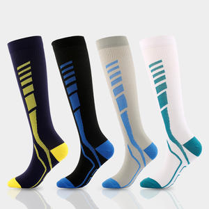 Chaussettes de compression régulières décontractées, hauteur genou, en nylon élastique, pour la course à pied, le cyclisme, adaptées aux jeunes - Product Image 4
