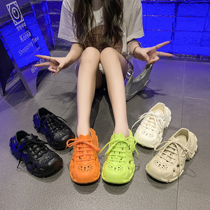 รองเท้าลุยน้ำ เชือกผูกรองเท้าถอดออกได้ ระบายอากาศได้ดี แบบโปร่ง สำหรับกีฬากลางแจ้ง รองเท้าชายหาด ส้นเตี้ย พื้นหนา สีพื้น - Product Image 1