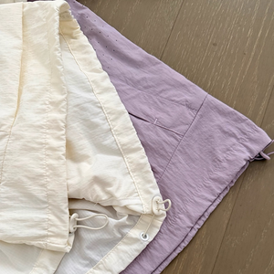 Veste à capuche légère pour <span class=keywords><strong>femme</strong></span>, design personnalisé, coupe-vent à séchage rapide, fermeture éclair, vêtement d'extérieur décontracté avec cordon de serrage réglable - Product Image 2