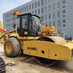 Rodillo Vibratorio de Un Solo Tambor Caterpillar CS-683E con Motor Diésel Usado, 185 kW, 20000 KG, Bomba de Rodamiento de Motor - Product Image 6