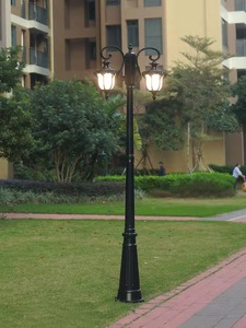 Lámpara Solar para Camino de Jardín, Lámpara de Poste para Exteriores, Luz LED con Sensor de Control, Resistente al Agua IP65, Cuerpo de Hierro, Blanco Neutro 3500K - Product Image 6