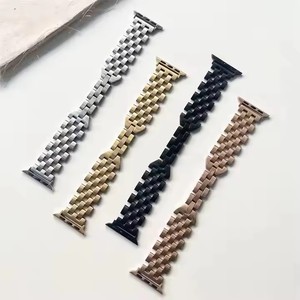 Nouveau bracelet de montre en métal à la mode, bande rayée en acier inoxydable pour <span class=keywords><strong>Apple</strong></span> <span class=keywords><strong>Watch</strong></span> Series 9 <span class=keywords><strong>8</strong></span> 7 6 5 4 3 2 1 Taille 38/40/42/45/49 <span class=keywords><strong>mm</strong></span> - Product Image 2