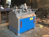 Machine à fabriquer des tiges rondes en bois pour manches de houes, manches de balais et manches de pelles
