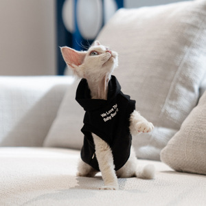 Pakaian Anjing dan Kucing Klasik Hitam yang Modis untuk Aktivitas Sehari-hari, Pakaian Desainer untuk Kucing, Gaya Empat Musim, Pakaian Hangat untuk Kucing Tanpa Bulu - Product Image 3