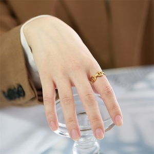แหวนปรับขนาดได้ Never Fade Jewelry ชุบทอง 18k สำหรับผู้หญิง - Product Image 6
