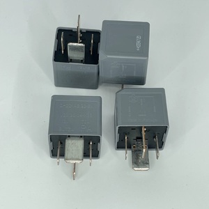 Relé Automotriz TE Tyco DH2214B192EA V23136J4X89 de 12V 70A y <span class=keywords><strong>4</strong></span> <span class=keywords><strong>Pines</strong></span> para Ventilador de Refrigeración y Bomba de Combustible de Jaguar Land Rover - Product Image 1