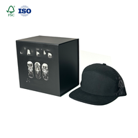 Boîte à casquette avec logo en relief bordeaux FUSSEN, livraison rapide, commande urgente, boîte à casquette avec logo personnalisé, emballage prêt