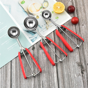 Cuillère à melon en acier inoxydable en gros avec poignée souple et dégagement rapide pour pâte à biscuits - Product Image 4