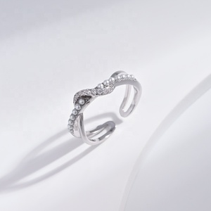 Anillo de compromiso de plata de ley 925 con nudo, chapado en oro de 18k, con circonita, diseño de lazo, elegante y económico, para chicas. - Product Image 2