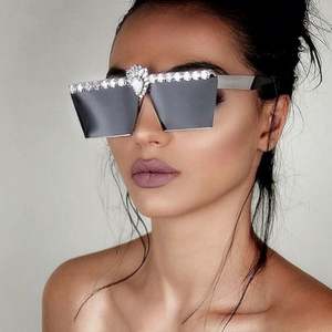 Nouveautés Mode Luxe Lunettes de soleil carrées à monture plate Lunettes de soleil diamantées pour femmes Lunettes de soleil en strass - Product Image 2