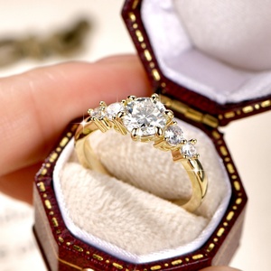แหวนเพชร 5 เม็ดทรงกลม 1 กะรัต VVS GRA มอยส์ซาไนต์ ประดับทอง 14K แบบคลาสสิก สำหรับผู้หญิง - Product Image 4