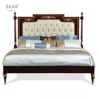 Cama de Lujo Imperial Kensington de EKAR |   Base de Cama de Madera con Diseño Clásico Inglés y Tapizado |   Muebles de Alta Gama para Suite Principal