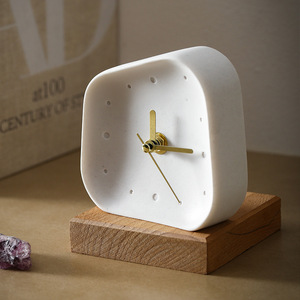 Horloge de bureau silencieuse moderne et minimaliste en grès, à mouvement à seconde intercalaire, à piles, style nordique, pour salon et maison - Product Image 3
