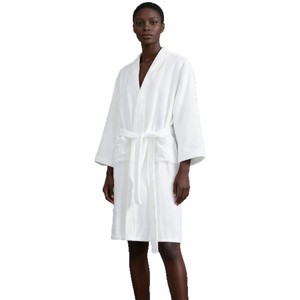 Peignoir en coton taille unique en tissu éponge pour femme, style hôtelier, blanc - Product Image 2