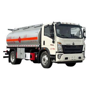 Camión Cisterna HOWO 4x2 de 10000L para Transporte de Líquidos Peligrosos con Bomba de Combustible y Medidor - Product Image 1