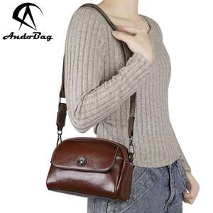 Sacs à bandoulière pour femmes en cuir véritable AndoBag, sacs à coque polyvalents multi-couches pratiques, porte-téléphone portable 3167 - Product Image 1