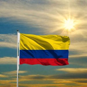 Banderas Colombianas de Poliéster Impresas en Serigrafía, Rojas, Amarillas y Azules, de 3x5 pies, con Logotipo Personalizado al por Mayor - Product Image 5