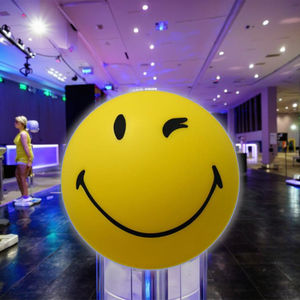 Caixa de Luz Quadrada Iluminada RGB Personalizada com Logo, Multicolorida para Eventos Corporativos, Conferências, Uso em Hotéis e ao Ar Livre - Product Image 2