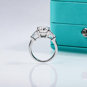 Bague de fiançailles en diamant Moissanite à <span class=keywords><strong>trois</strong></span> pierres, anneau de mariage en or 10K 14k 18k - Product Image 4