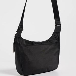 Sac bandoulière noir personnalisé en nylon écologique imperméable pour femme, avec fermeture éclair, idéal pour les voyages, à lanières réglables - Product Image 4