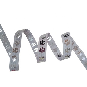 Высококачественные фабричные ленты с принтом в виде черной собачьей лапы - Product Image 1
