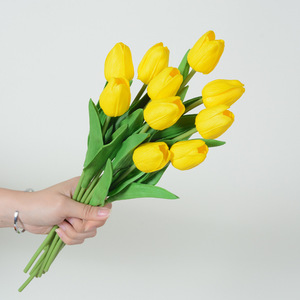 Vendita calda di alta qualità a singolo tulipano fiori di simulazione stile moderno case adatte decorazione di nozze giallo tulipani artificiali - Product Image 2