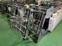 Machine de fabrication de boîtes en papier à commande PLC haute vitesse avec une efficacité élevée et une automatisation élevée pour l'emballage de gâteaux, de plats à emporter et de repas