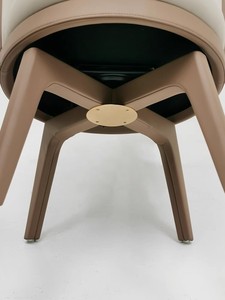 Set per Camera d'Albergo in Stile Italiano, Sedia Girevole di Lusso, Sedia <span class=keywords><strong>da</strong></span> Pranzo dal Design Nordico Semplice, Sgabello con Braccioli per Trucco, Sedia <span class=keywords><strong>da</strong></span> Pranzo in Legno - Product Image 3