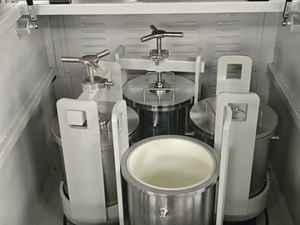 Petit broyeur à boulets vertical planétaire de laboratoire de 0.4L <span class=keywords><strong>2L</strong></span> 4L 6L 8L 20L de marque TMAX avec 4 bocaux de broyeur à boulets - Product Image 2