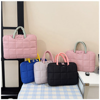 Housse pour ordinateur portable en nylon matelassé imperméable pour 13-15 pouces, sacoche rembourrée avec poignée et sangle de transport, logo personnalisé, vente en gros