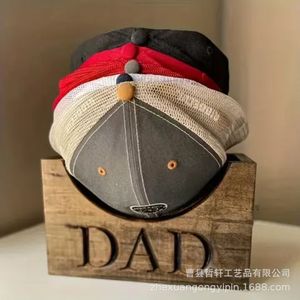 กล่องเก็บหมวกตั้งโต๊ะไม้เนื้อแข็ง 20 ซม. X 12 ซม. สลัก DAD สำหรับเป็นของขวัญให้พ่อ - Product Image 3