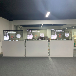 หน้าจอแสดงผลดิจิทัลแบบตั้งพื้นขนาด 55 นิ้ว OLED โปร่งใส พร้อมระบบสัมผัส สำหรับห้างสรรพสินค้า รุ่น Dyad550 โปร่งใส - Product Image 4