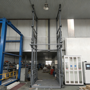 Monte-charge hydraulique industriel sur rail, capacité 1 tonne, hauteur de levage 10 mètres, personnalisable, équipement de chargement et de <span class=keywords><strong>d</strong></span>échargement de marchandises lourdes - Product Image 3