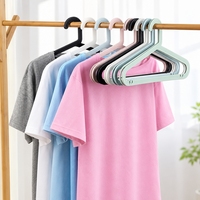 Cintre en plastique PP bon marché du fabricant pour vêtements pour bébés/enfants, organisateur de garde-robe fonctionnel pour installation suspendue