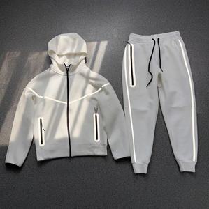 <span class=keywords><strong>Tuta</strong></span> Sportiva Invernale da <span class=keywords><strong>Uomo</strong></span> Leggera 100% <span class=keywords><strong>Cotone</strong></span>, Set 2 Pezzi con Giacca con Zip e Cappuccio e Pantaloni da Allenamento per Corsa, Palestra e Attività all'Aperto - Product Image 1
