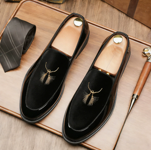 Mocasines bordados para hombre, de piel charol, con punta redonda, para vestir, en negro, verde y azul marino, para oficina o uso casual. - Product Image 5