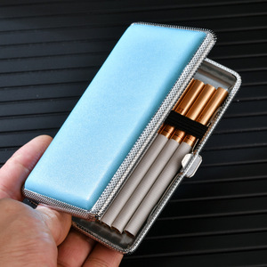 Vente en gros de 20 porte-cartes en cuir PU pour femmes, étui à cigarettes avec clip métallique, ouverture automatique, personnalisé - Product Image 1