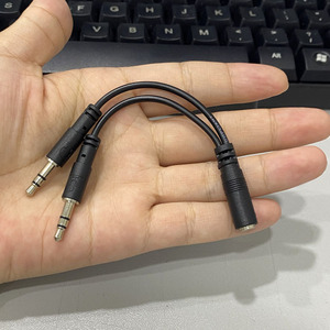 Cable Divisor en Y de 3.5mm, 2 Machos a Macho, PVC, para Audio y Video de Auto, con Blindaje de Aluminio-Mylar y Conductor Chapado en Oro - Product Image 4
