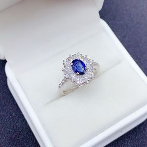 Anelli di Lusso in Argento 925 Placcato Rodio con Zaffiro Naturale Taglio Ovale, Direttamente dalla Fabbrica, per Donne, Ideali per Matrimoni, Fidanzamenti e Regali per Feste - Product Image 3