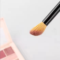 Pinceau à paupières professionnel en poils de blaireau véritable, tête angulaire, manche en bois, logo personnalisé, marque privée, OEM, vente en gros