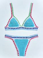 2025 Nieuwe Aanwinst Handgemaakt Gehaakt 100% Katoenen Bikiniset OEM Aangepaste Kleurblokken Holle Diepe V-hals Driehoekig Crop Top Niet-toxisch