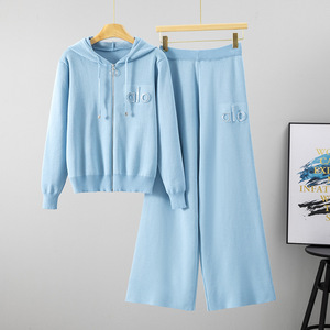 Completo Sportivo Casual da Donna Due Pezzi in Stile Europeo Autunno Inverno Maglione alla <span class=keywords><strong>Moda</strong></span> con Lettere in Rilievo <span class=keywords><strong>e</strong></span> Pantaloni a Gamba Larga - Product Image 4