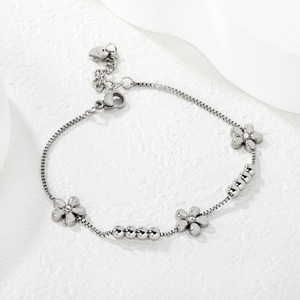 Pulsera con dijes de flores en tono dorado con cristales engastados, regalo de joyería para mujer - Product Image 4