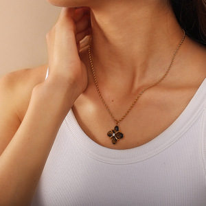 Collar de Trébol de Cuatro Hojas con Piedra Ojo de Tigre, Cadena Chapada en Oro, Colgante de Clavícula, Regalo para Mujer, Joyería de Moda - Product Image 4