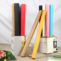Papier kraft en pâte chimique recyclable texturé en relief pour emballage de bouquets de fleurs, boîte cadeau, film bulle à bulles de pression